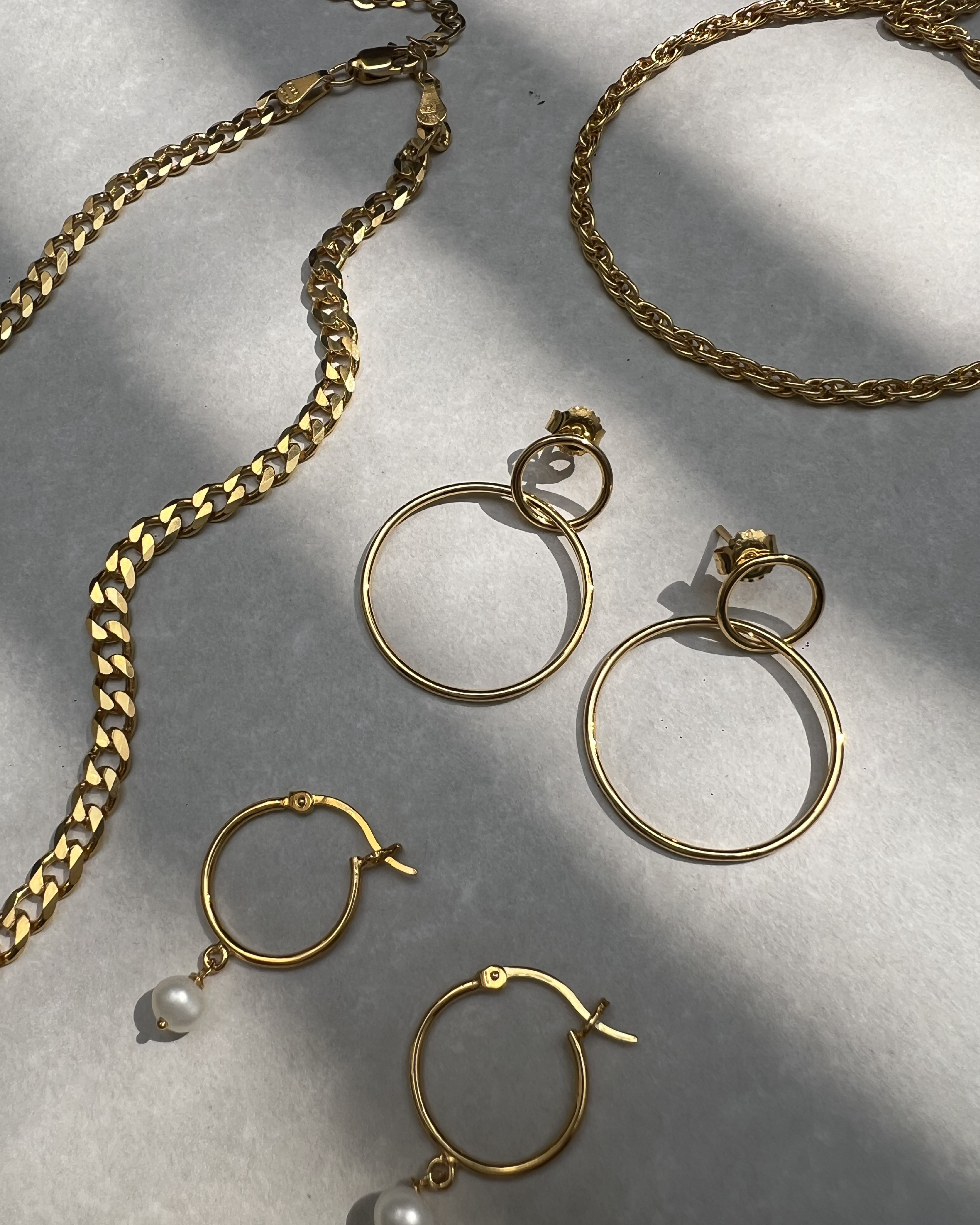 ARETES 2 HOOPS BAÑO ORO